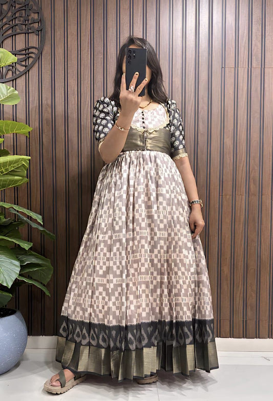 Gown Model dress