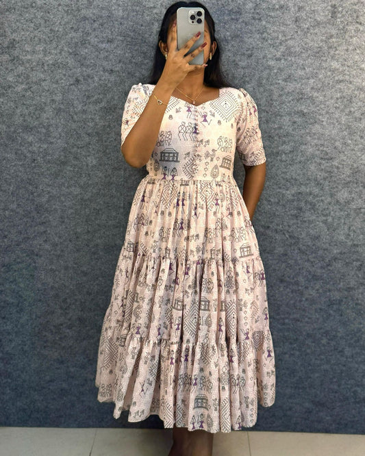Hakoba Gown